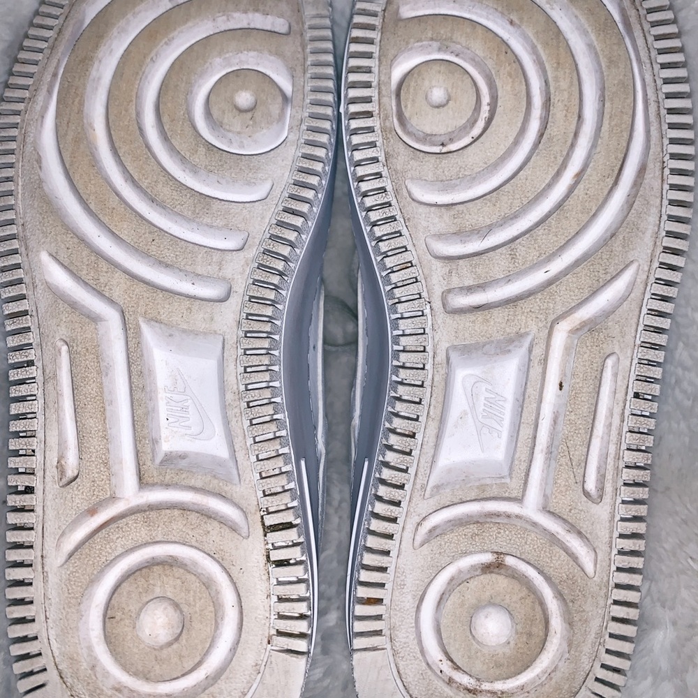 Custom Painted Nike’s - Picture 5 of 5
